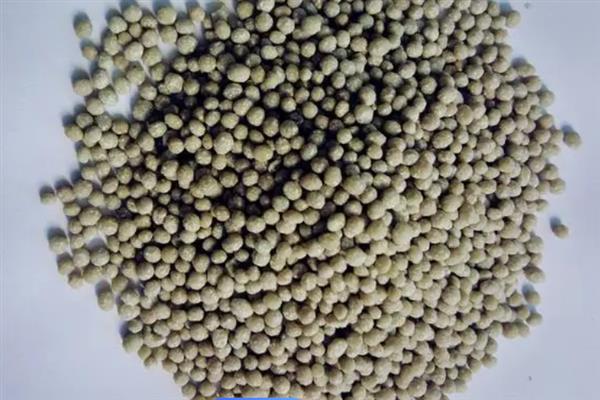 幸福树适合用什么肥料，可使用复合肥、钾肥、豆饼肥等